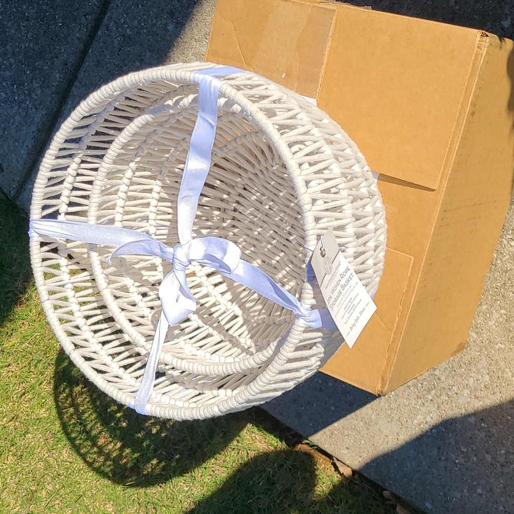 SOLD SOLD SOLD! 2pk woven rope baskets NWT